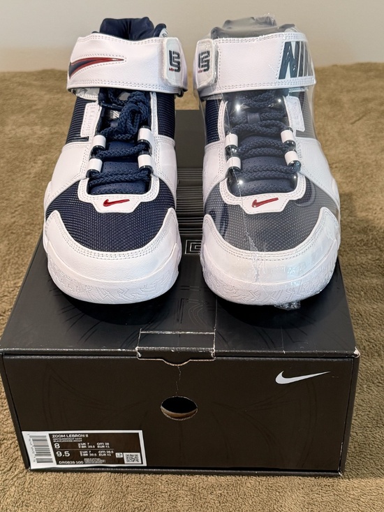 Athletic_Shoes